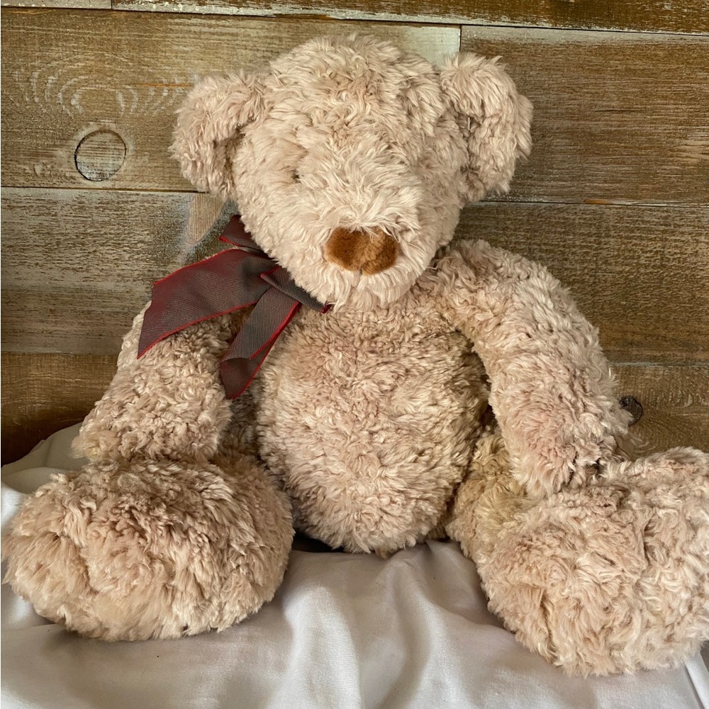 Large Russ Higgins 20” bear LN